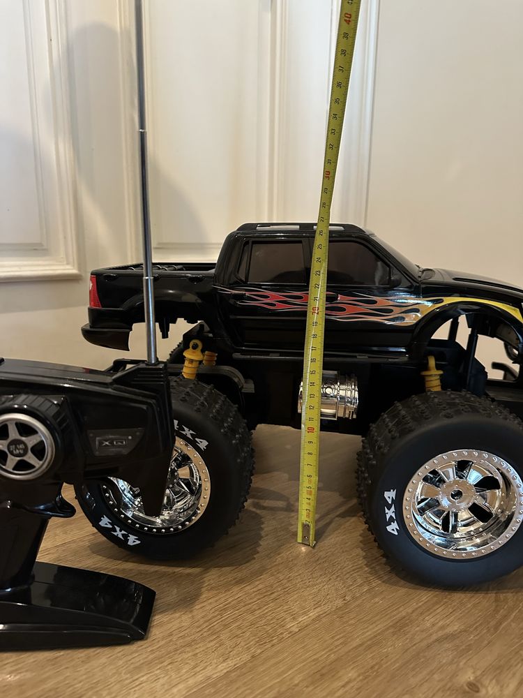 MONSTER TRUCK - Carro telecomandado PickUp - 45x27cm