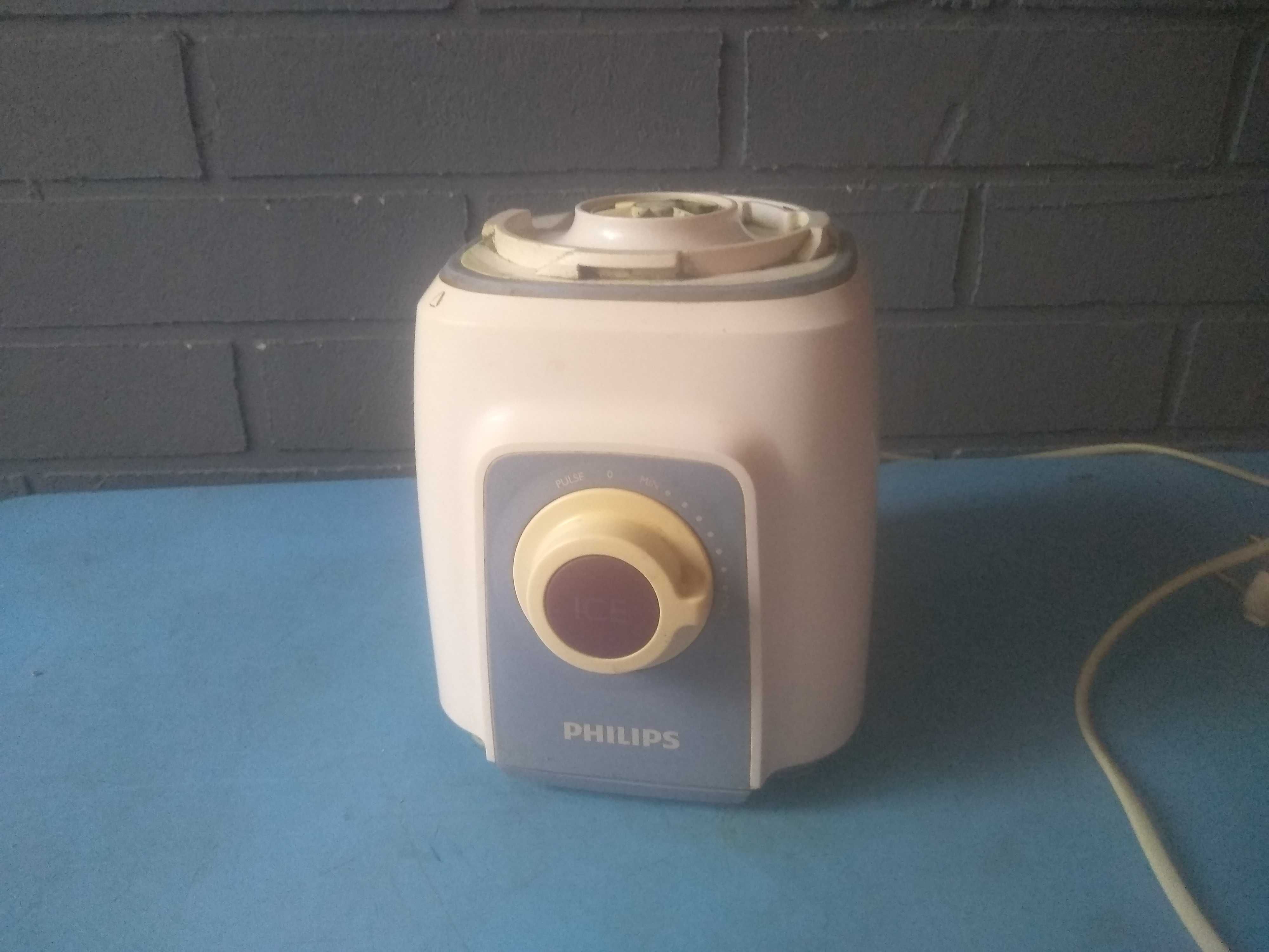 Блендер Philips HR2161