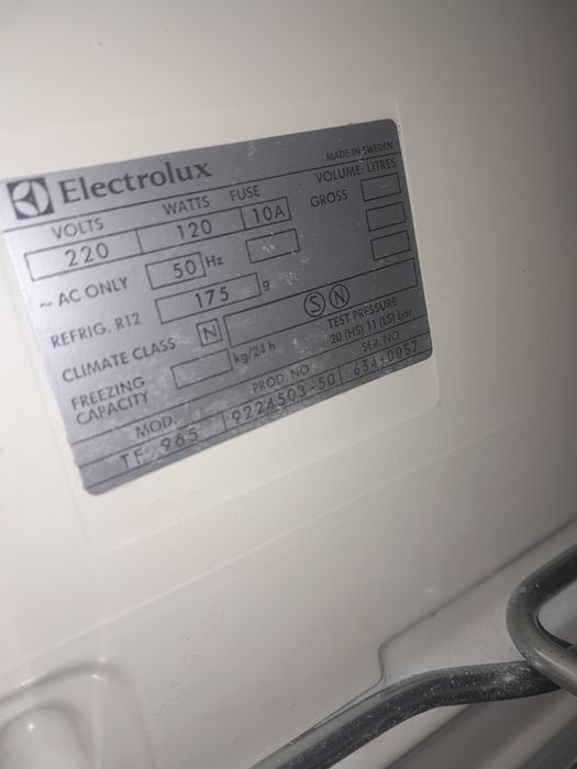 Продам морозильную камеру электролюкс