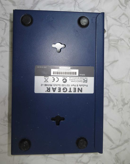 Комутатор Netgear FS108 v2