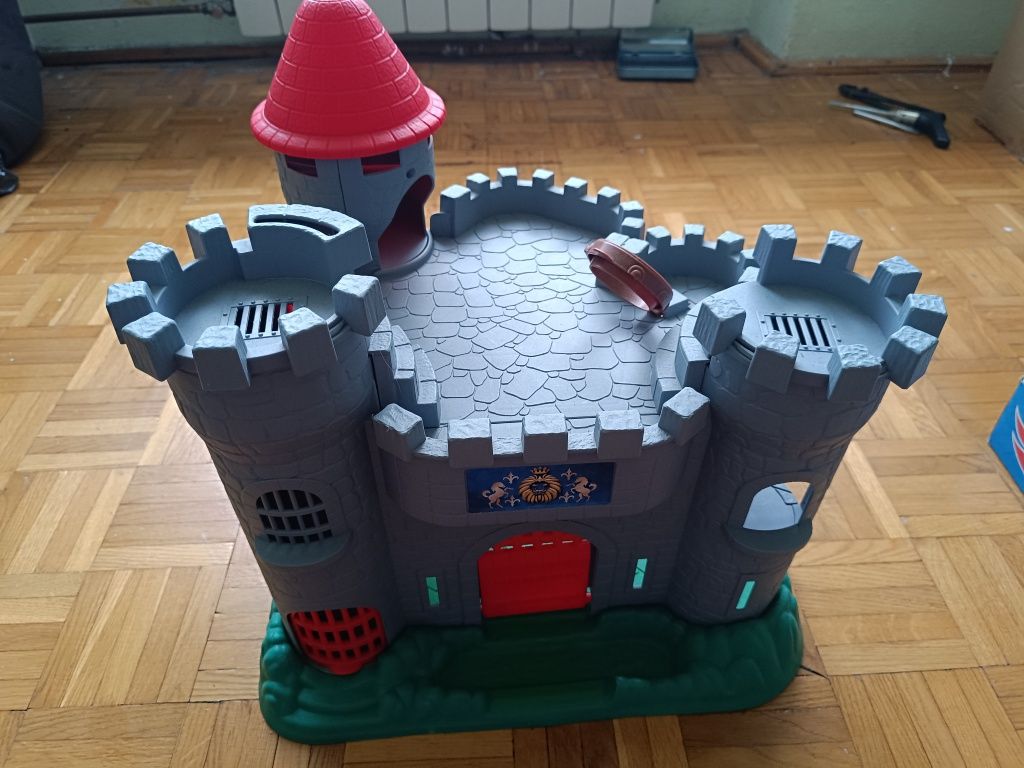 Duży zamek rycerski Redbox