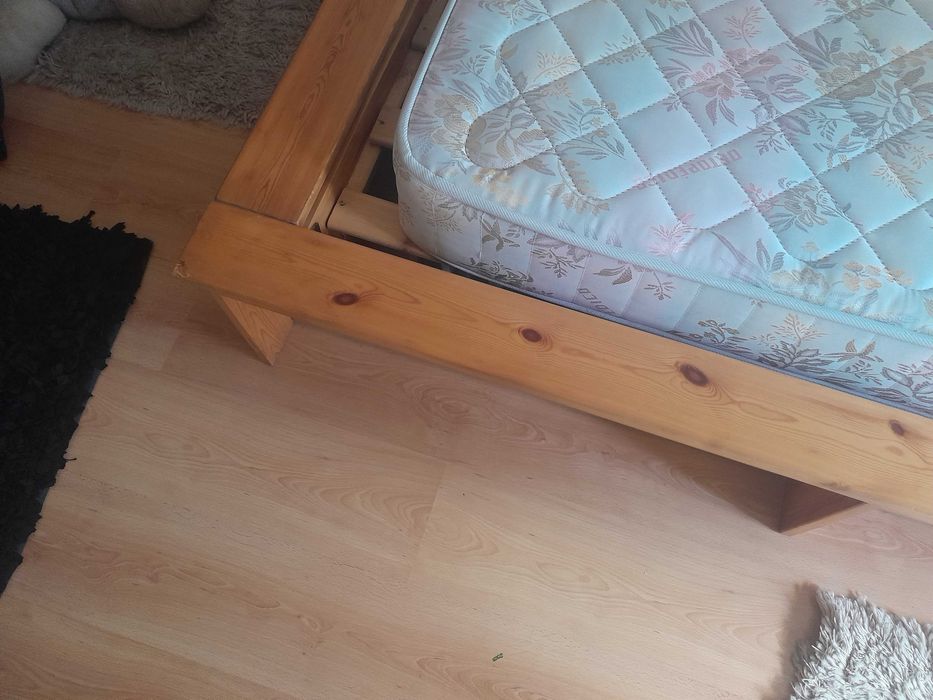 Cama colchao ortopédico e alguns acessórios