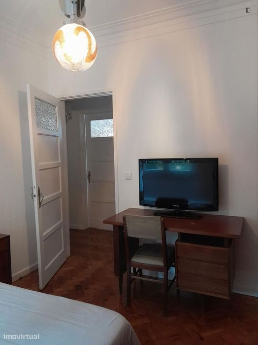 Quarto - localizado em Santa Apolónia Lisbon
