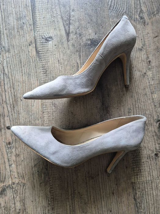 Szpilki zamszowe Ochnik 39 r