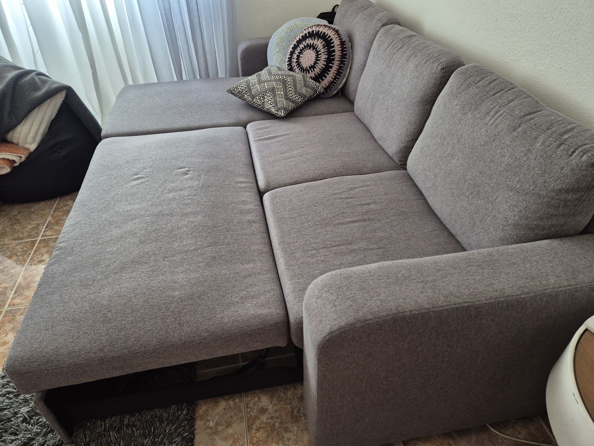 Sofá cama, com chaise long