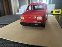 Fiat 126p model z gliny recznie malowany