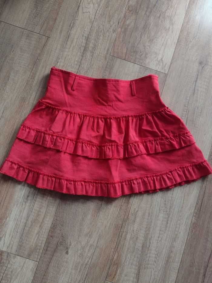 Spódniczka czerwona dla dziewczynki 140/146, idealna na święta.