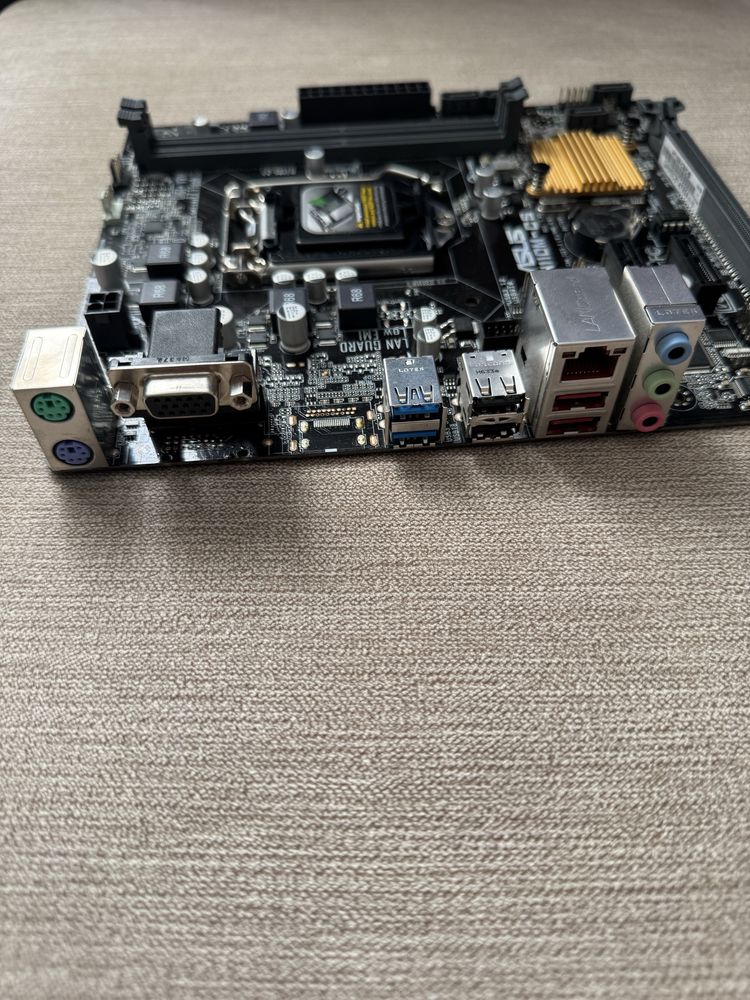 Материнська плата Asus H110M-CS (s1151 DDR 4)