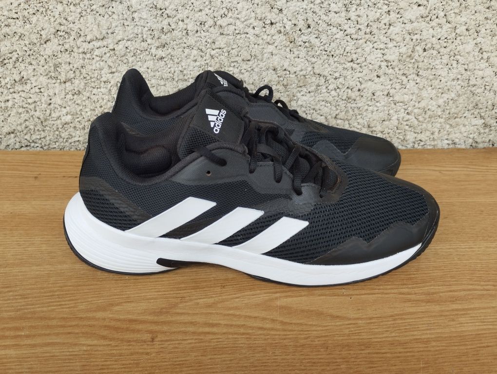 Кросівки тенісні adidas  CourtJam Control GW2554