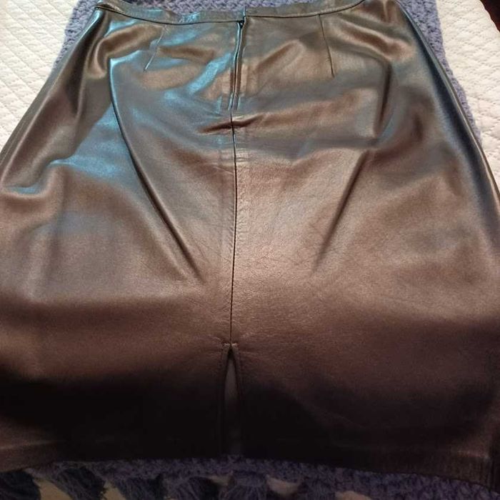 Saia preta em pele