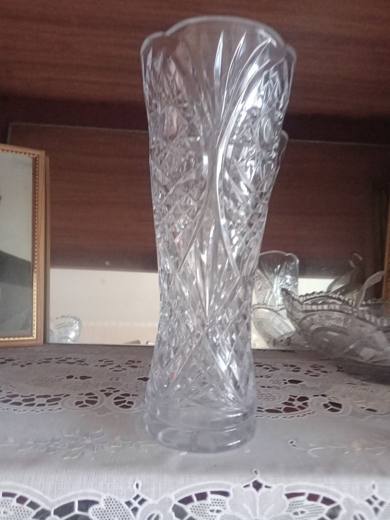 Продам хрустальные вазы