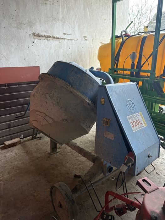 Betoniarka 320 L