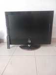 TV LG 32" LED com comando.