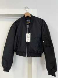 Bomber Cropped Nylon marca Zara