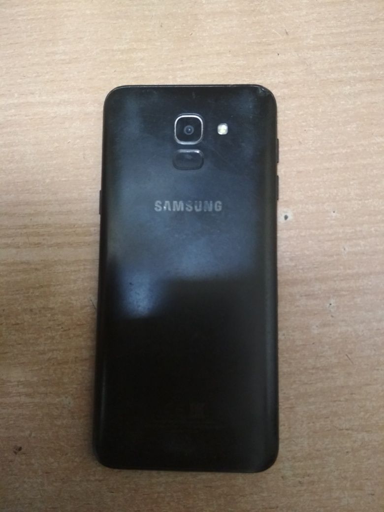 Samsung J6 2/32 на розборку