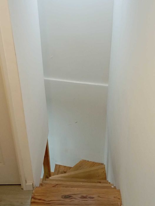 Alugo quarto individual perto estação de metro de Francos