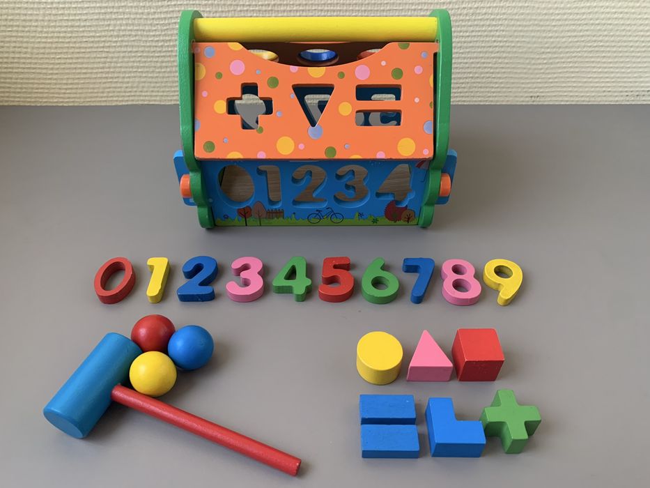 Деревʼяна іграшка-стукалка будиночок сортер Розумна хатинка Limo 2-3р.