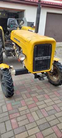 Traktor ursus c360