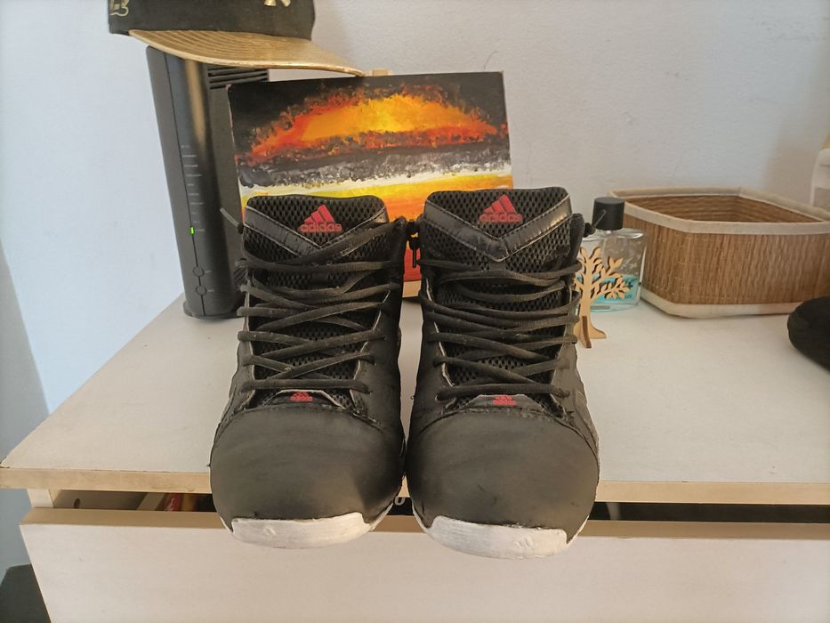 Tênis ADIDAS nº 41,5