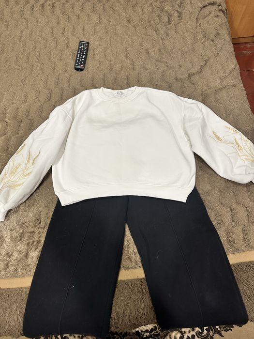 Костюм гарний з брюками