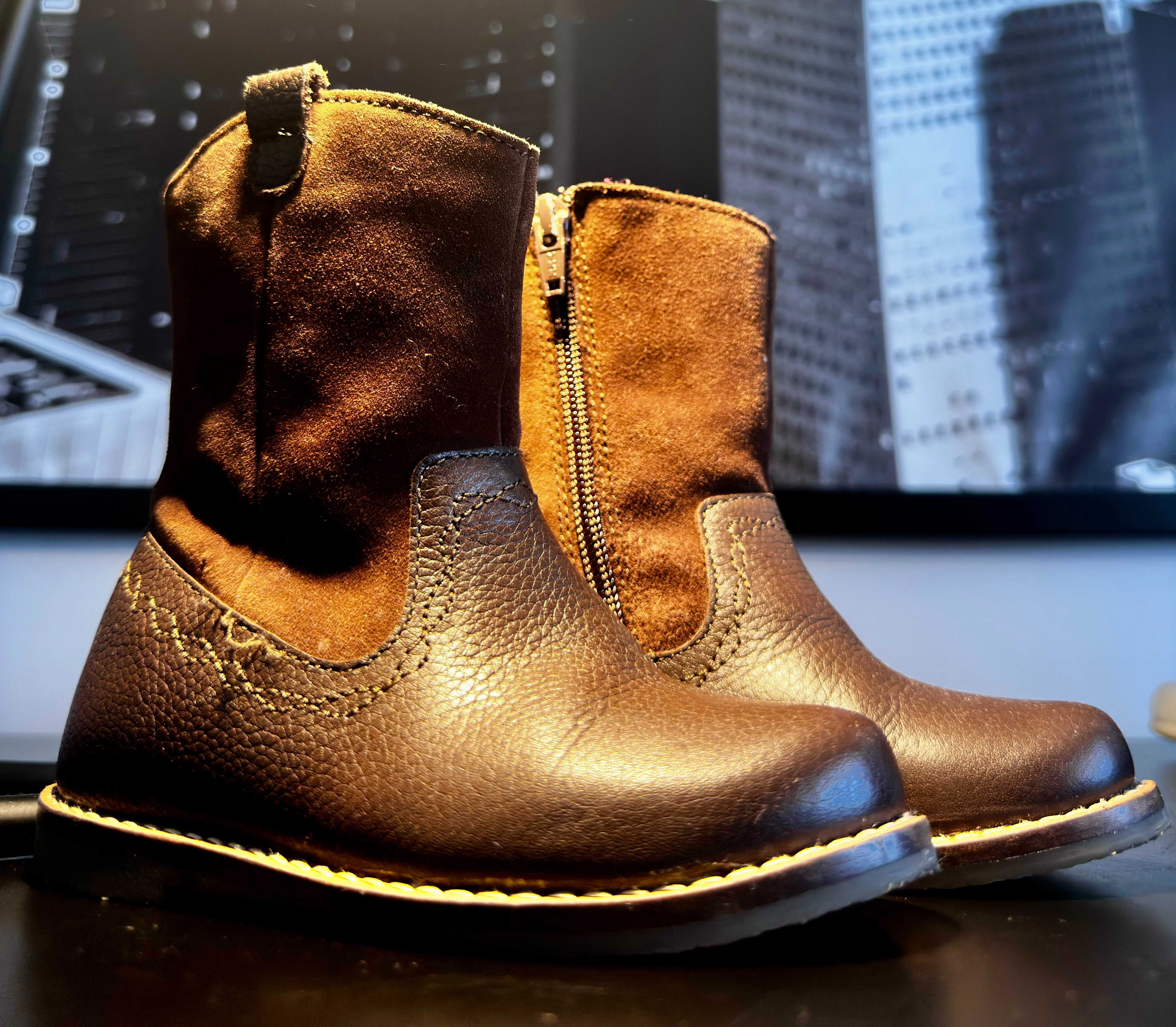 Botas Castanhas OTS Tamanho 24