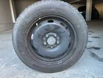 Jantes 15 com pneus  Michelin novos 175/65. Conjunto de 4 c/ Tampões.
