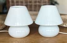 Kultowe lampy mushroom/grzybki 2 sztuki z białego szkła. Design PRL
