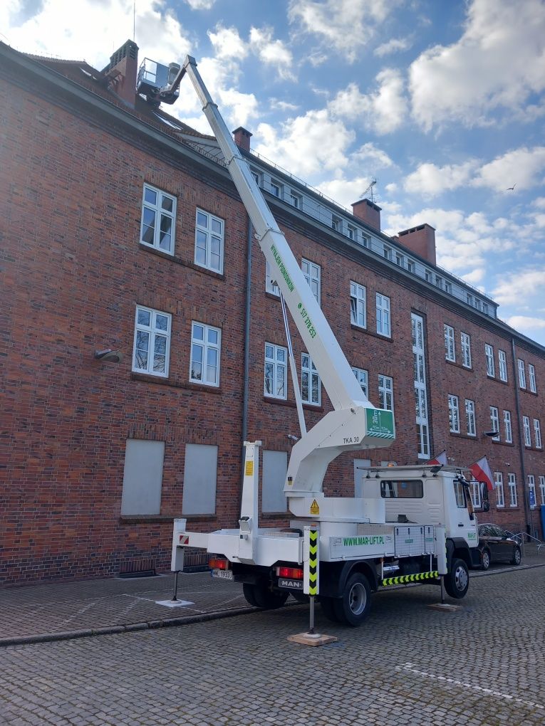 Podnośnik koszowy / zwyżka  30 metrów 320kg