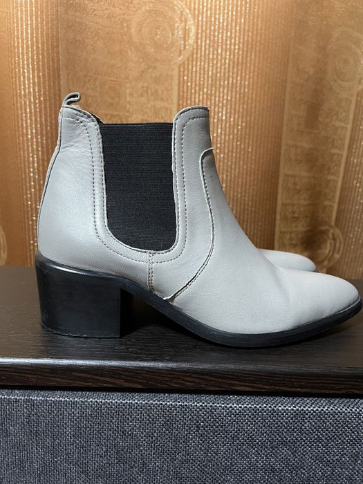 Черевики жіночі