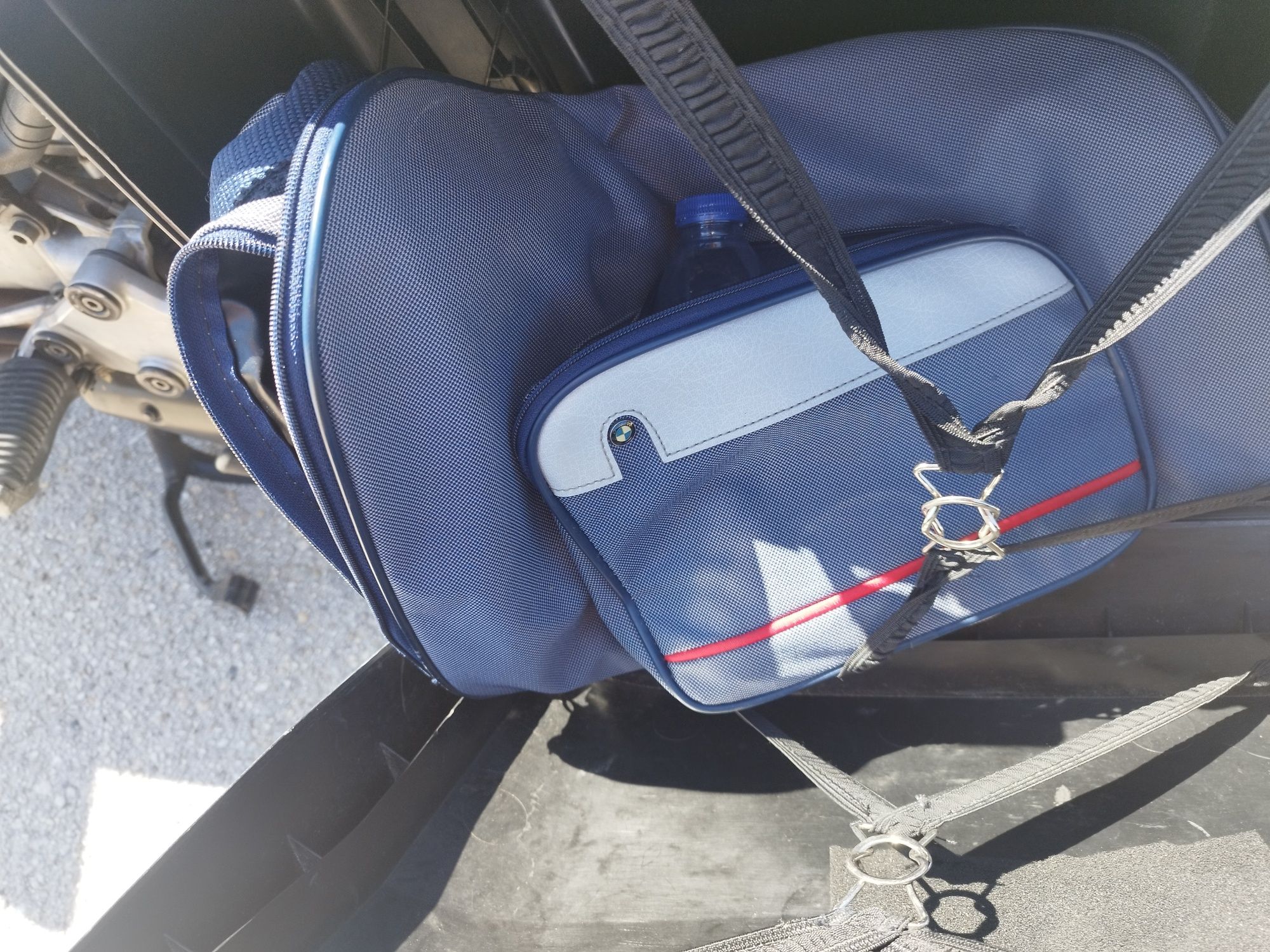 Mota BMW K100 clássica em ótimo estado