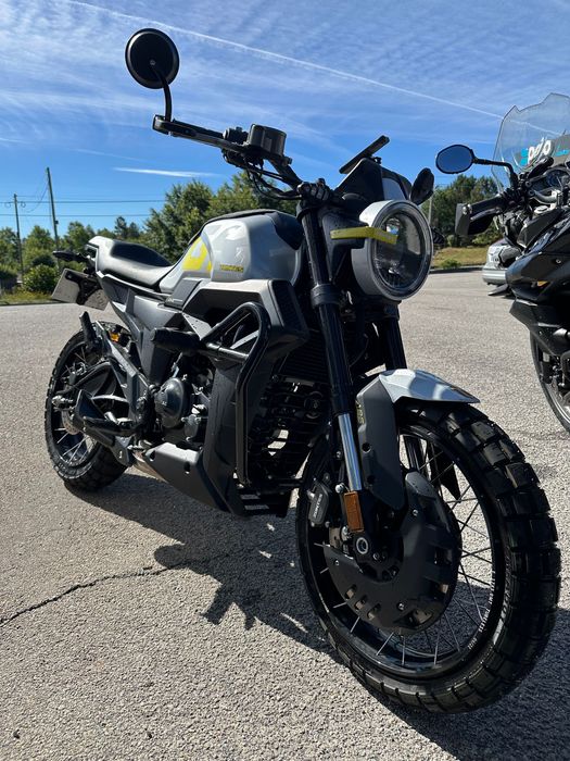 Zontes 125 GK — 2023 • 7.100 km • Impecável • Estilo Scrambler