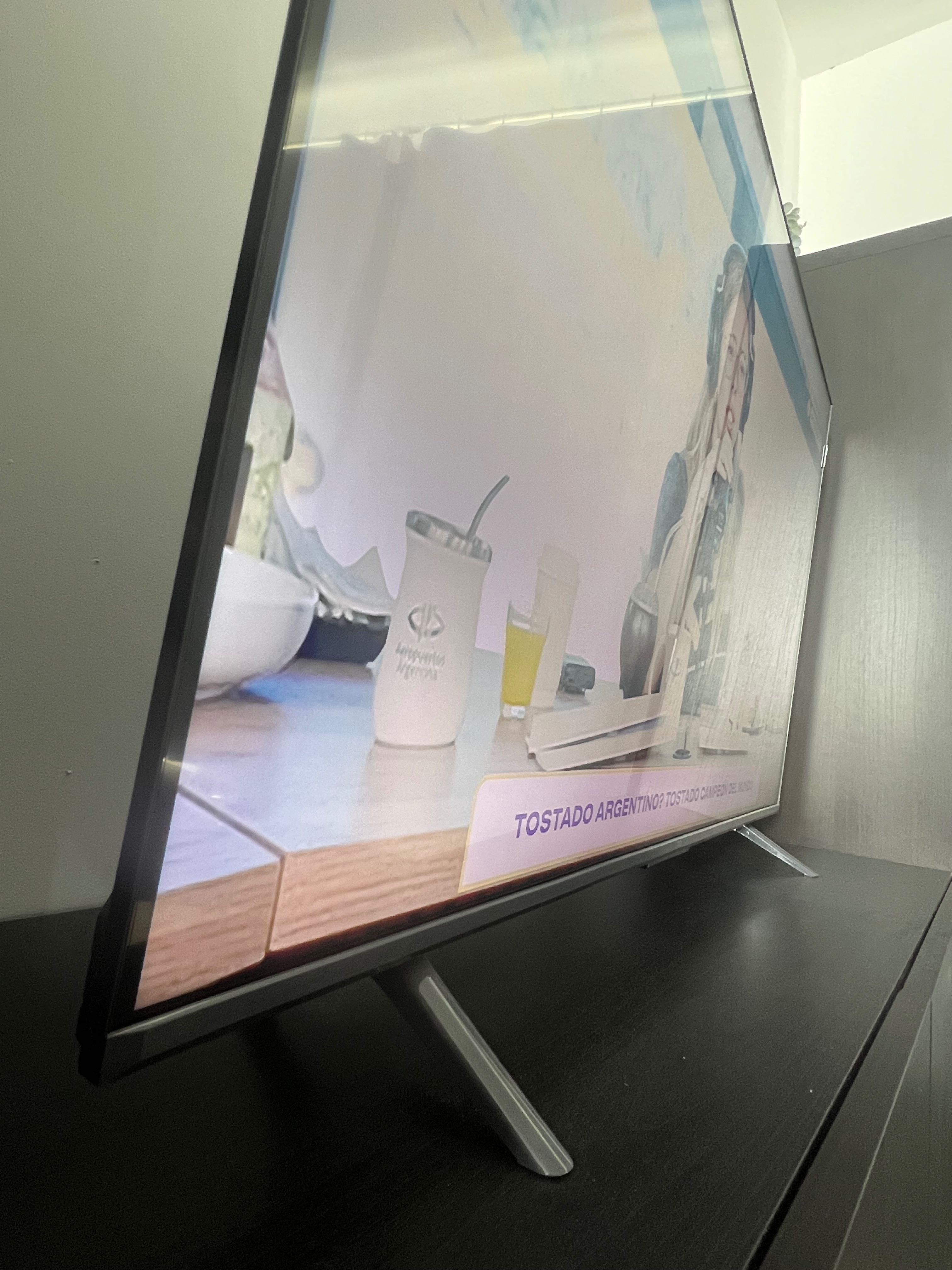 Televisor TCL 43”