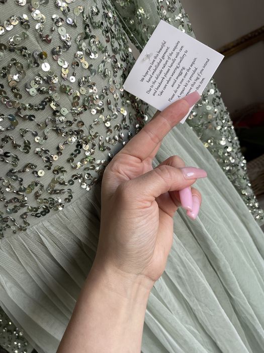 Maya deluxe cekinowa sukienka maxi tiulowa m 38 petite szałwiowa