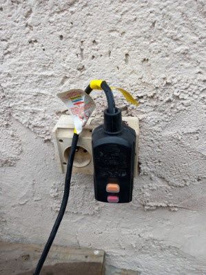 Pompa z pływakiem zatapialna głębinowa Titan 750 W 14000 l/h