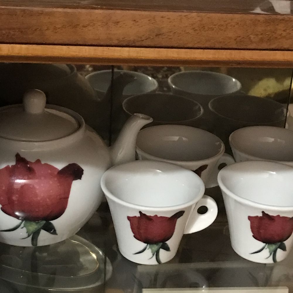 Чайный сервиз с рисунком розы ссср, фарфор заварной чайничек и чашки к