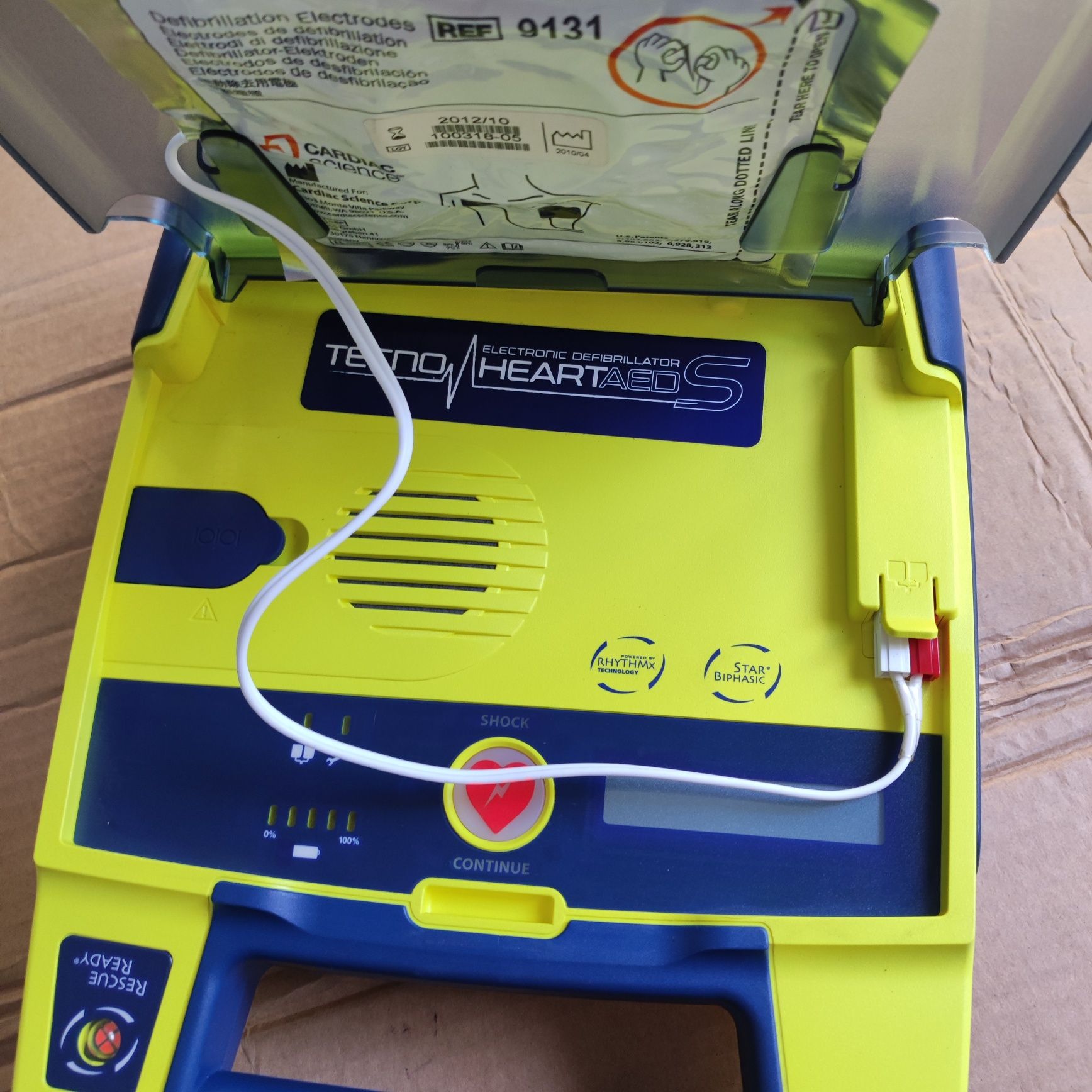 Дефібрилятор AED USA