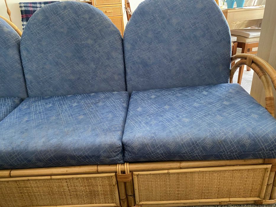 Sofá cama de bambu confortável e com cadeirão