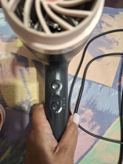 Фен для волос Philips