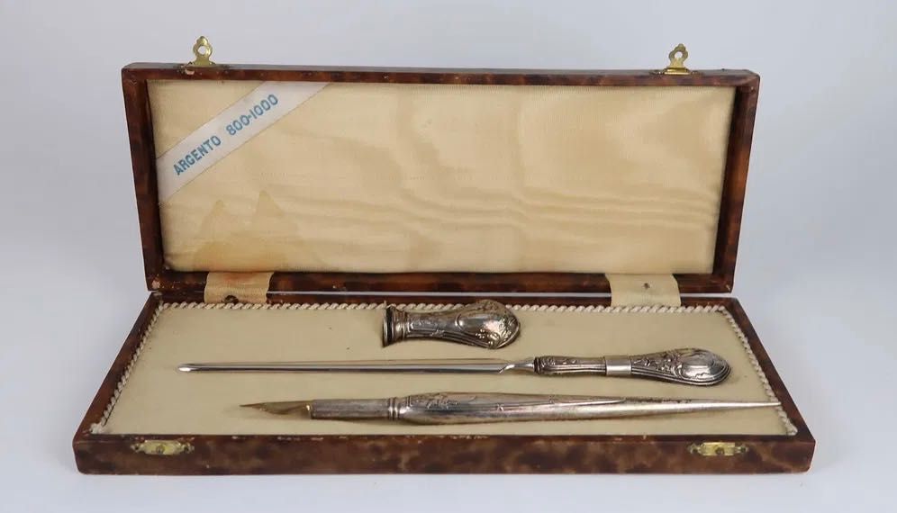 Conjunto de secretária antigo em prata