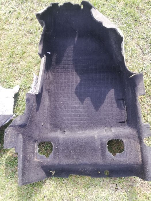 Dywan wykładzina podłogi prawa lewa Ford Kuga mk1 08-12r oryginał EU