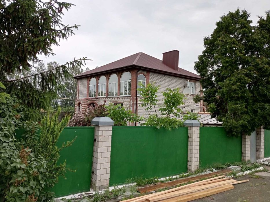 Продається двоповерховий дім
