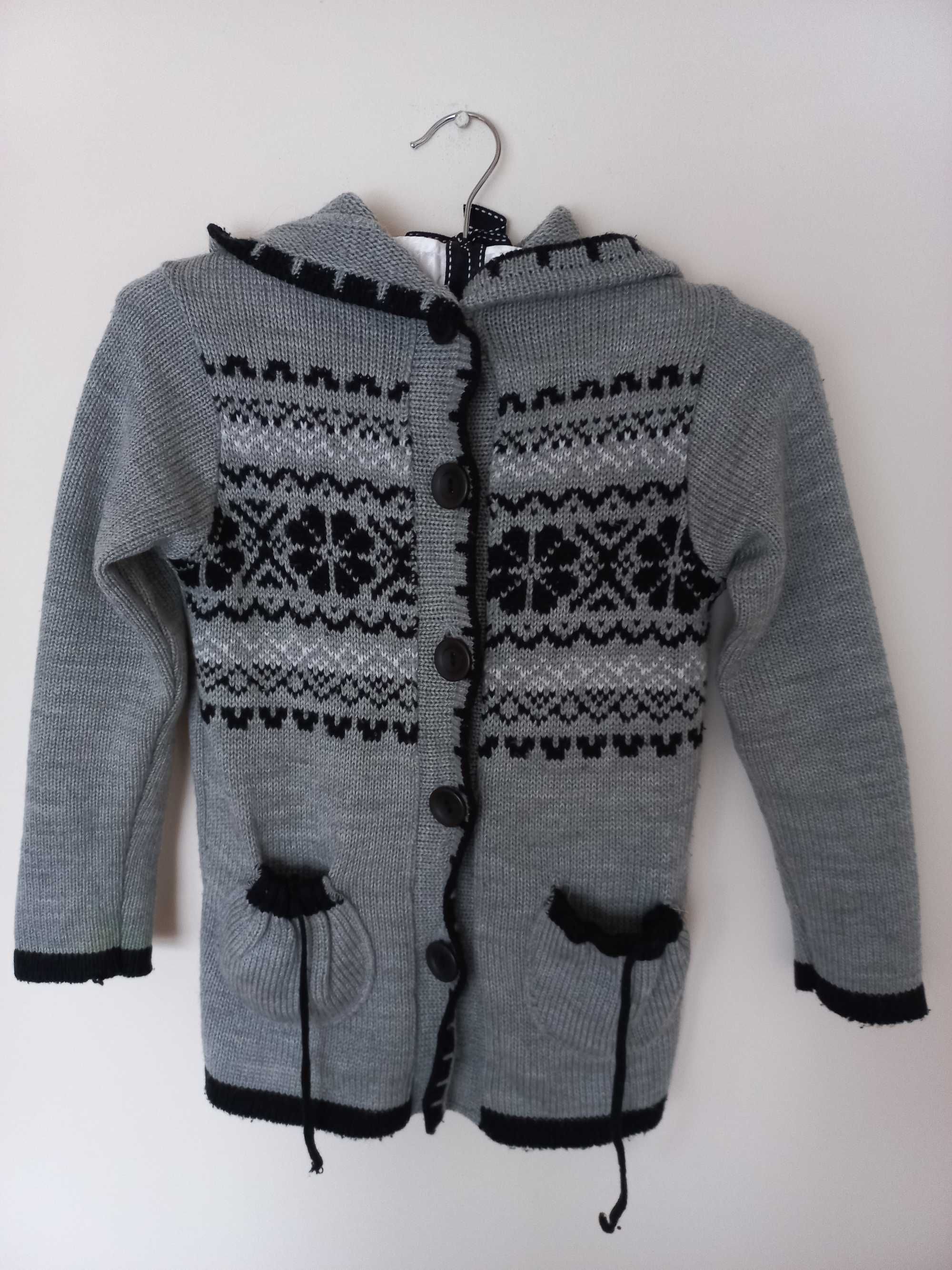 Sweter zapinany rozmiar 140