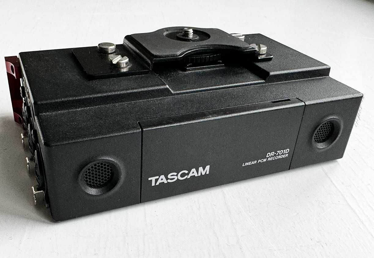 Tascam DR-701D 6-kanałowy rejestrator audio do aparatów DSLR