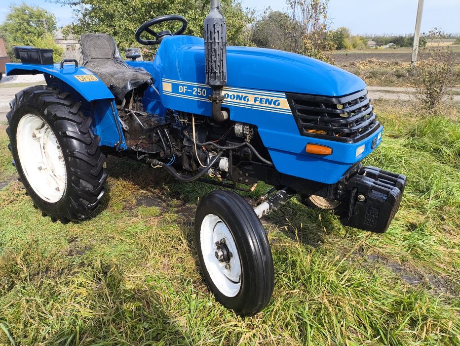 Мінітрактор  dong feng 240