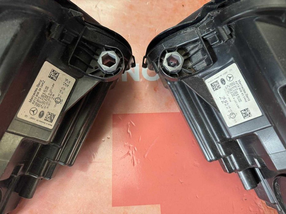 Farol LED original Mercedes E-Class W213 lado Direito/esquerd  A213906