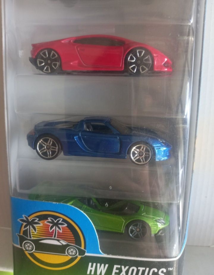 Pack de 5 hot wheels EXOTICS saiu no ano 2016