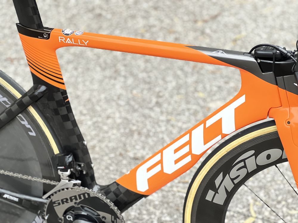 Bicicleta Triatlo/Contra Relógio Felt TT / Sram Red ETAP / Rodas carb