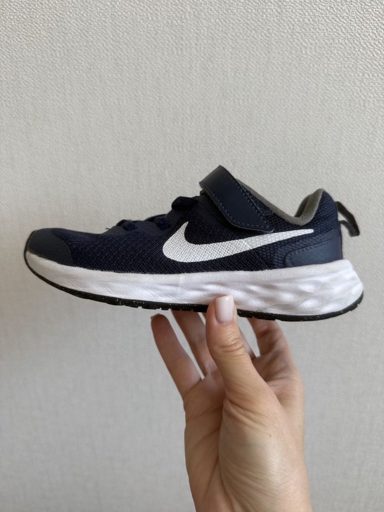 Кросівки Nike оригінал, розмір 29,5 по устілці 18 см