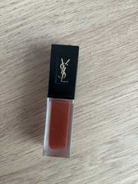 Plynna szminka YSL