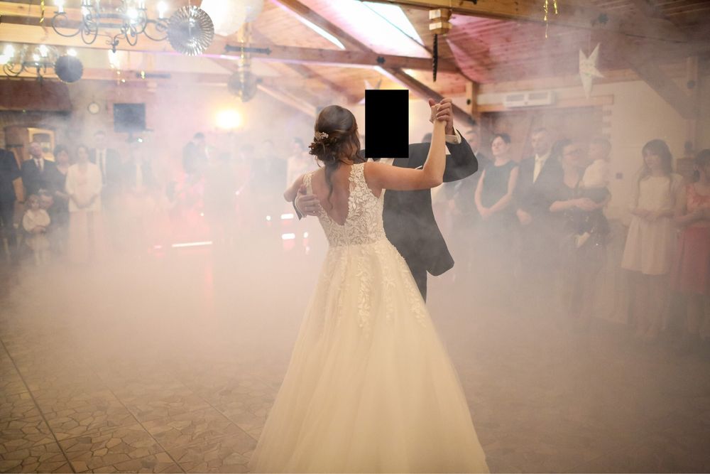 Śliczna suknia ślubna